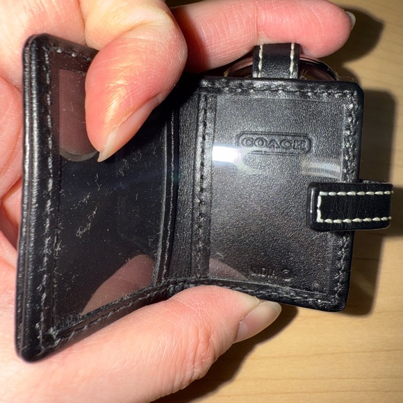 Coach y2k Patent Black Photo Frame Key Holder with Pink Heart Charm - Picture 3 of 3